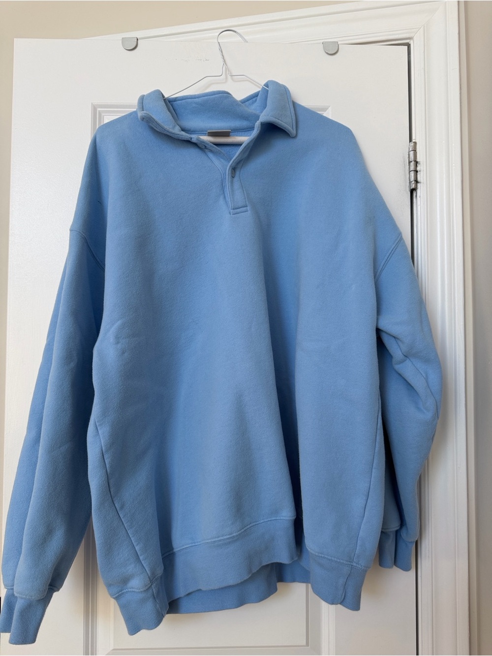Aritzia Tna Cozy Af Fleece in size 3